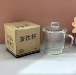 Classic Glass Tea Mug with Lid - Image 2