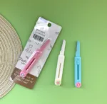 Retractable Eyebrow Razor - Image 2